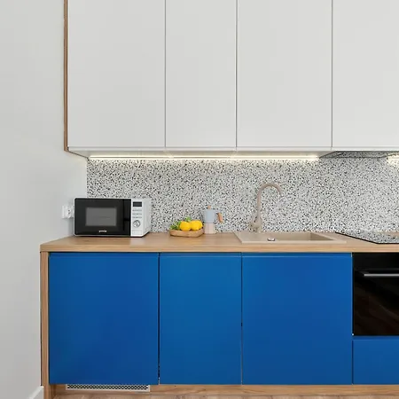 Air-conditioned With Parking & Balcony By Renters
