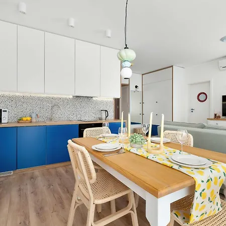 Air-conditioned With Parking & Balcony By Renters *