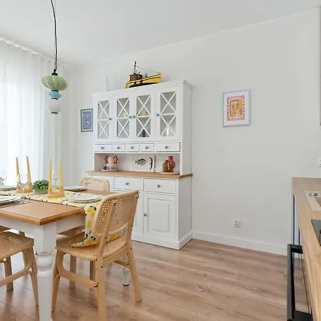 Air-conditioned With Parking & Balcony By Renters Διαμέρισμα Łeba