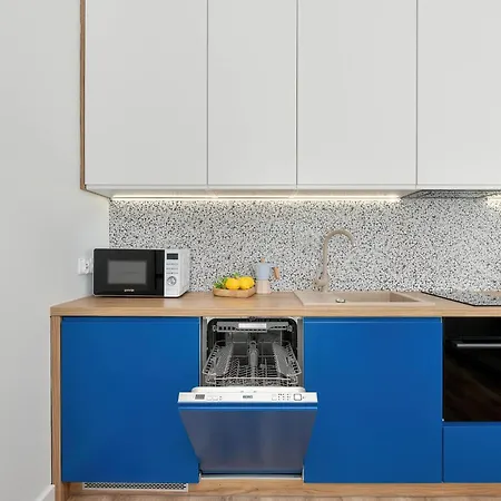 Διαμέρισμα Air-conditioned With Parking & Balcony By Renters